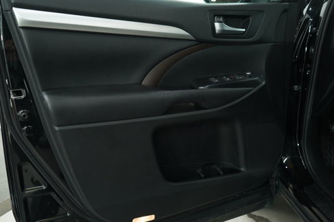 Used 2019 Toyota Highlander XLE image 22