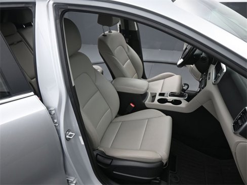 Used 2020 Kia Sportage EX image 19