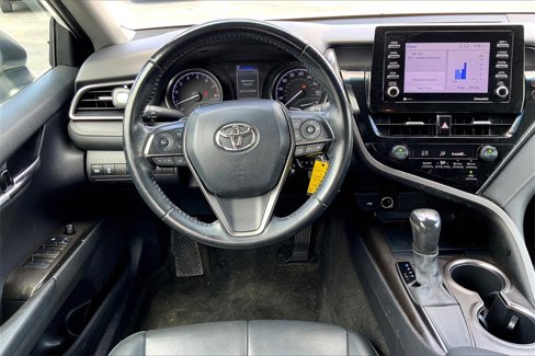 Used 2021 Toyota Camry SE image 6