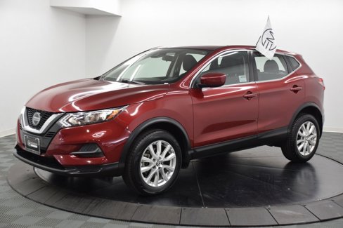 Used 2021 Nissan Rogue Sport S image 2