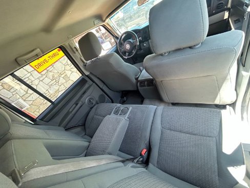 Used 2007 Jeep Commander Sport image 12