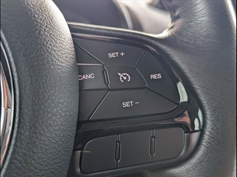 Used 2016 Jeep Renegade Latitude image 13