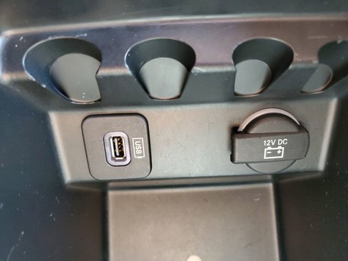 Used 2015 Jeep Cherokee Latitude w/ Cold Weather Group image 28
