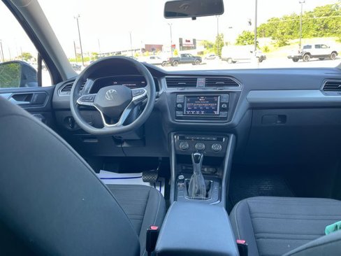 Used 2022 Volkswagen Tiguan S image 14