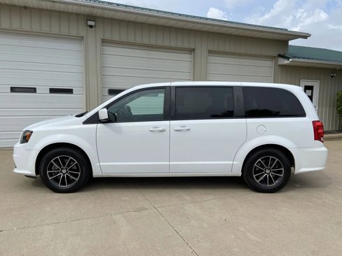 Used 2019 Dodge Grand Caravan SXT w/ Blacktop Package image 4