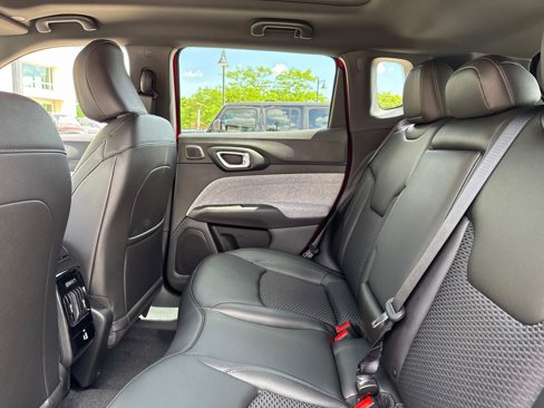 New 2025 Jeep Compass Latitude w/ Sun and Sound Group image 11
