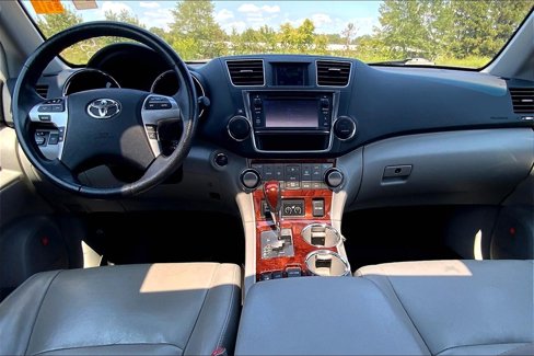 Used 2013 Toyota Highlander Limited image 16