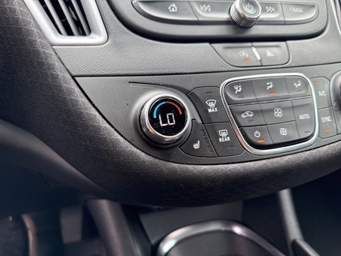 Used 2023 Chevrolet Malibu LT image 21