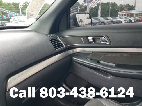 Used 2018 Ford Explorer XLT w/ Equipment Group 202A image 32