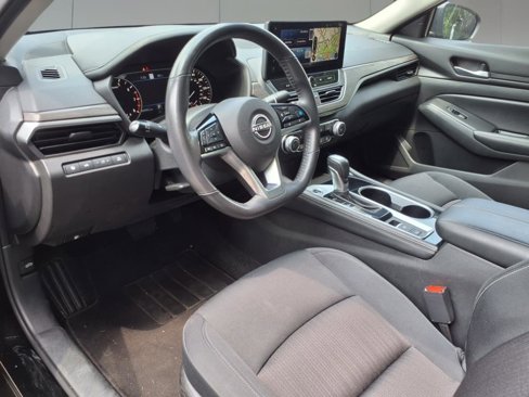 Used 2024 Nissan Altima 2.5 SV w/ SV Premium Package image 10