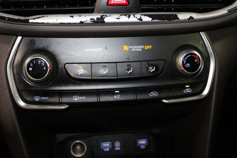 Used 2019 Hyundai Santa Fe SE image 42
