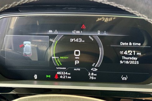 Used 2023 Audi e-tron Premium Plus w/ Premium Plus Package image 12
