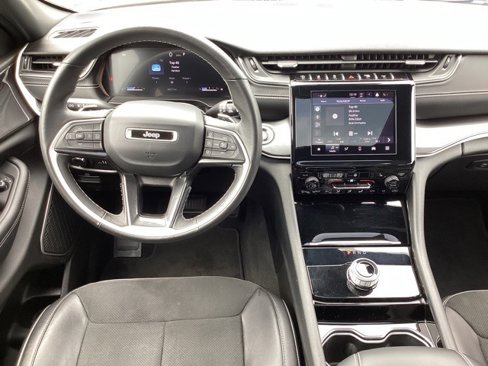 Used 2022 Jeep Grand Cherokee L Laredo image 17