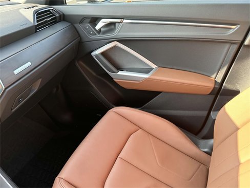Certified 2025 Audi Q3 2.0T Premium Plus w/ Premium Plus Package image 35