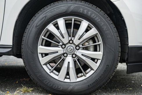 Used 2018 Nissan Pathfinder SL w/ Cargo Package image 21