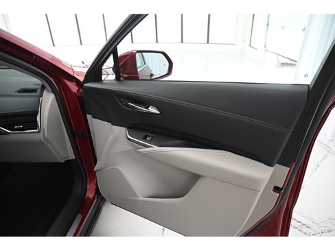 Used 2020 Cadillac XT4 Premium Luxury w/ Cold Weather Package image 16