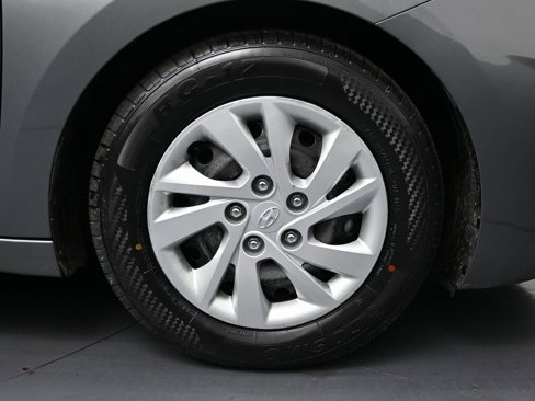 Used 2019 Hyundai Elantra SE w/ Cargo Package image 12