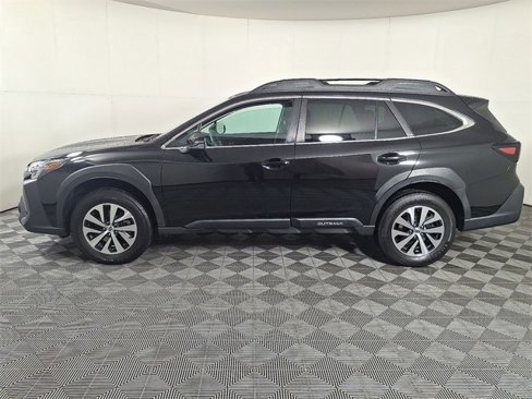 Used 2023 Subaru Outback Premium image 7