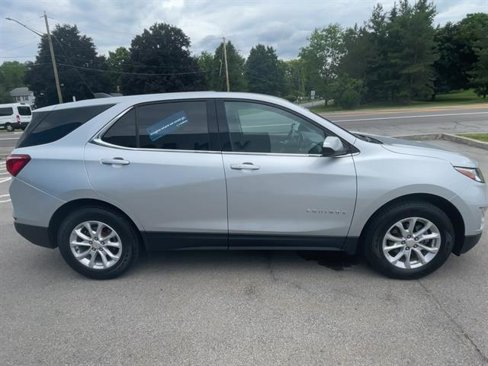 Certified 2020 Chevrolet Equinox LT w/ Driver Convenience Package image 9