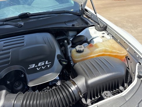 Used 2015 Chrysler 300 Limited image 47