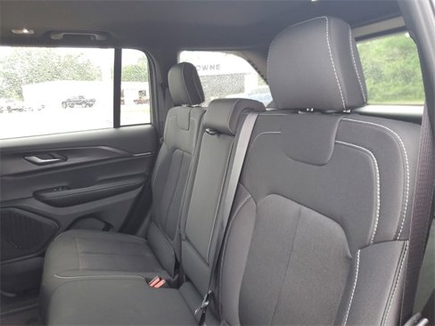 New 2025 Jeep Grand Cherokee Laredo X image 8