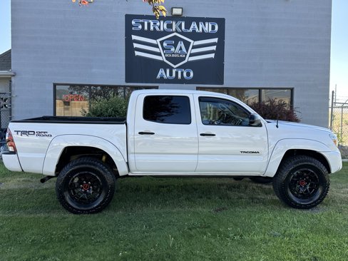 Used 2014 Toyota Tacoma TRD Off-Road image 5