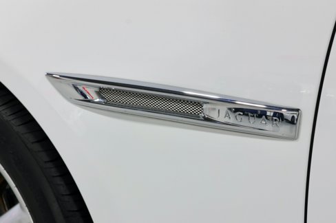 Used 2013 Jaguar XJ image 32
