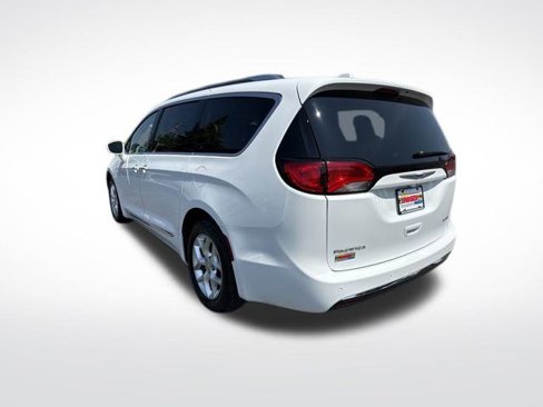 Used 2020 Chrysler Pacifica Limited image 3