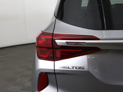 Used 2021 Kia Seltos S image 14