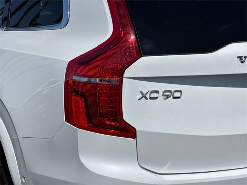 Certified 2022 Volvo XC60 T8 Inscription w/ Advanced Package image 27