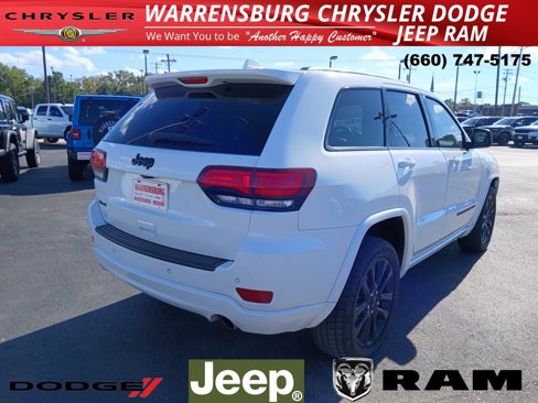 Used 2022 Jeep Grand Cherokee Laredo X image 3