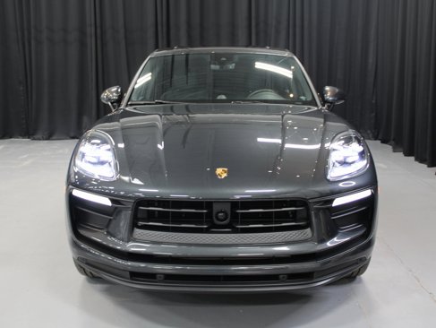 Certified 2024 Porsche Macan image 10