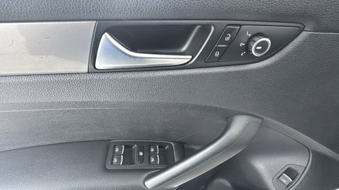 Used 2013 Volkswagen Passat 2.5 S image 17