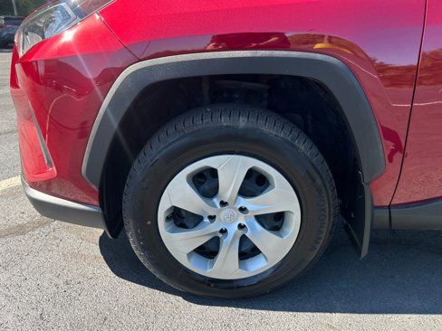 Certified 2022 Toyota RAV4 LE image 28