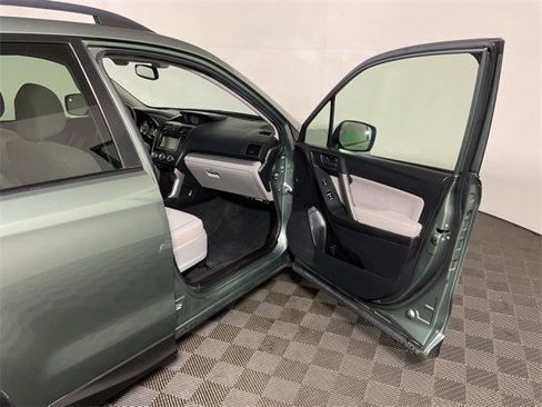 Used 2015 Subaru Forester 2.5i Premium image 35