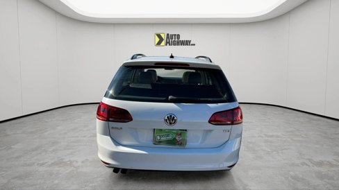 Used 2015 Volkswagen Golf TDI SE image 5