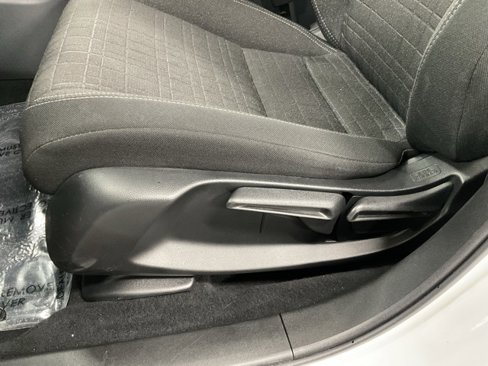 Certified 2023 Honda HR-V LX image 29