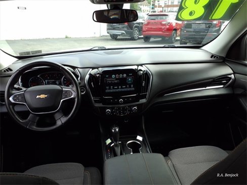 Used 2018 Chevrolet Traverse LT image 13