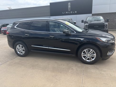 Used 2019 Buick Enclave Essence w/ LPO, Luxury Package image 5