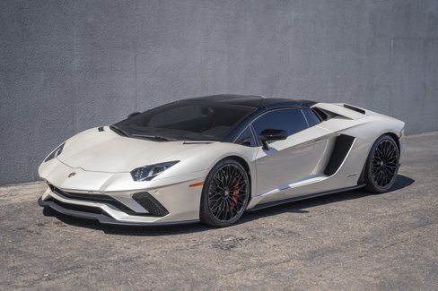 Used 2019 Lamborghini Aventador S image 11