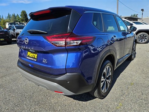 Used 2023 Nissan Rogue SV image 3