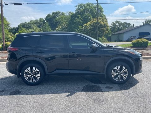 Used 2021 Nissan Rogue SV image 4