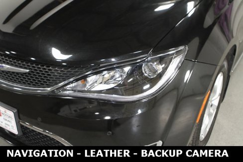 Used 2020 Chrysler Pacifica Touring-L Plus w/ Tire & Wheel Group image 9