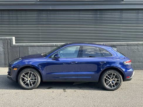 Certified 2025 Porsche Macan image 7