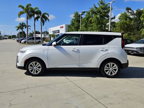 Certified 2021 Kia Soul LX image 4