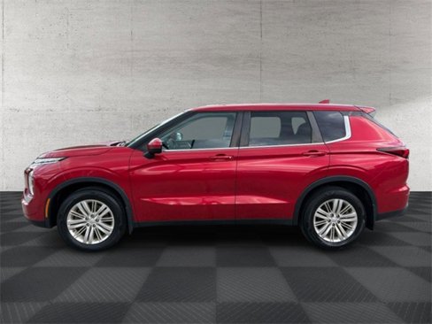 Used 2022 Mitsubishi Outlander ES image 4
