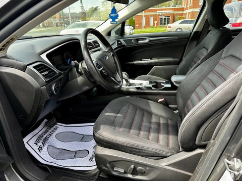 Used 2015 Ford Fusion SE w/ Equipment Group 201A image 11