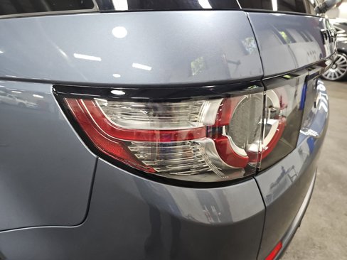 Used 2019 Land Rover Discovery Sport SE image 36