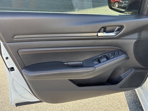 Used 2019 Nissan Altima 2.5 SR w/ SR Premium Package image 17