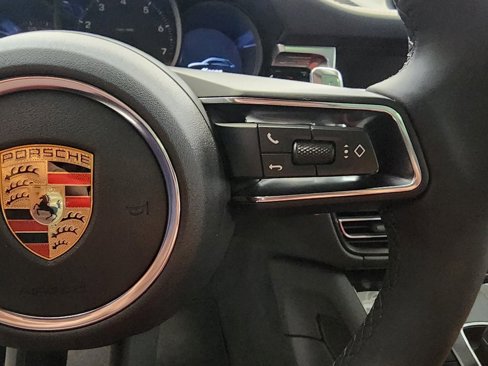 New 2025 Porsche Macan image 9